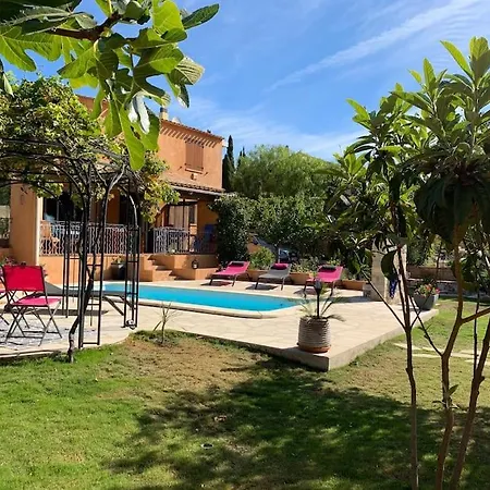 900 M Du Centre Et Plages, Piscine, Parking Villa